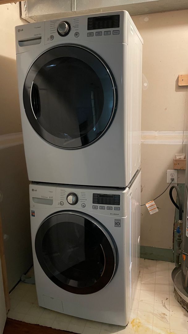 Building Photo - 4 Bed Townhome in South Stafford