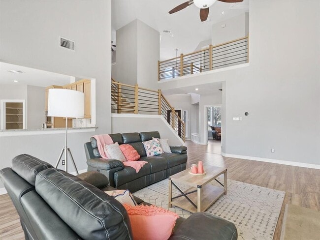 Building Photo - 1005 Overlook Bend