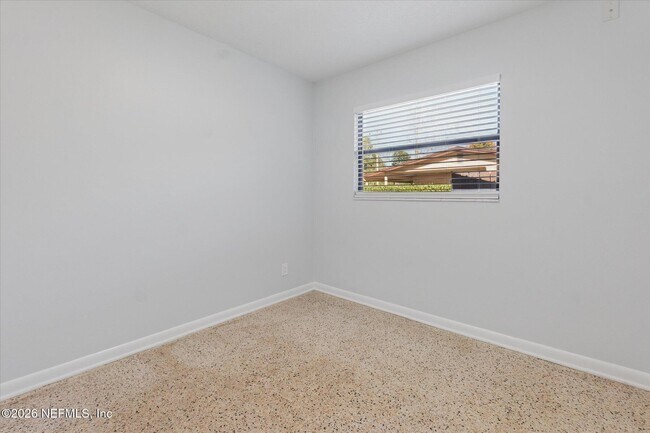 Building Photo - 863 Westgate Dr