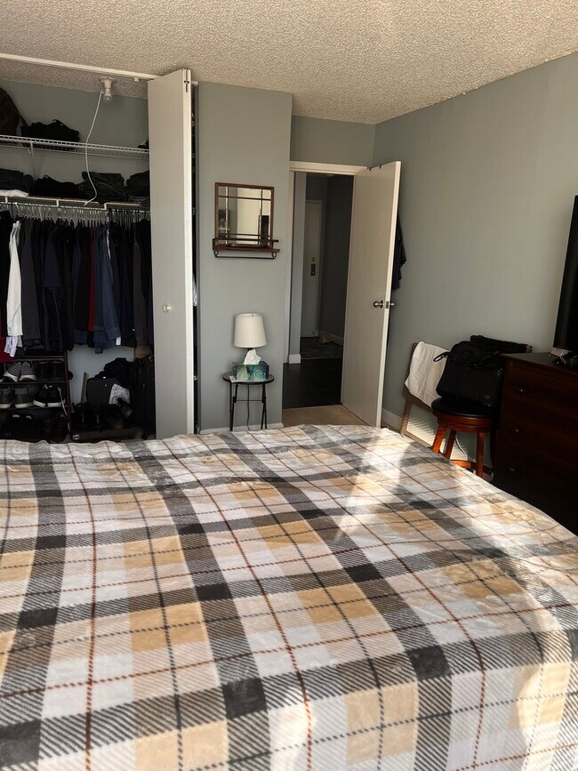 Building Photo - 200 N Dearborn St