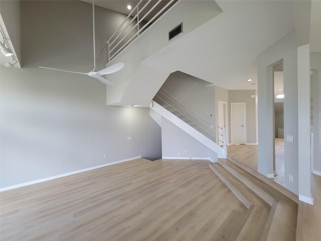 Building Photo - 18309 Sandy Cove Dr