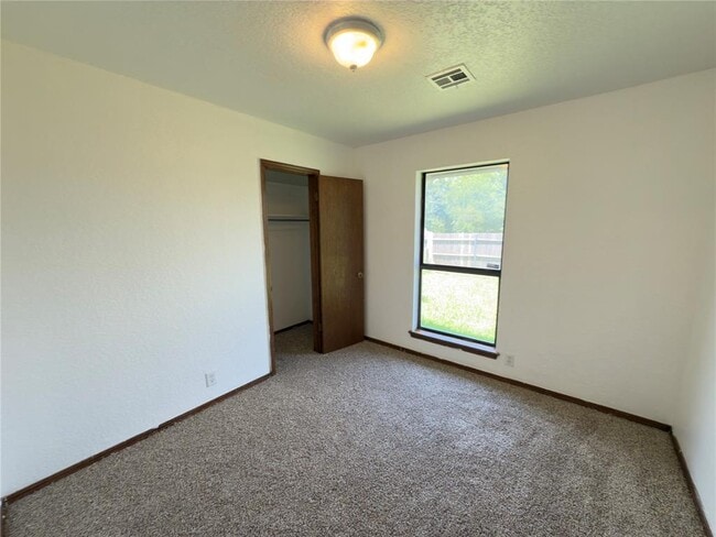 Building Photo - 1109 Dustin Dr