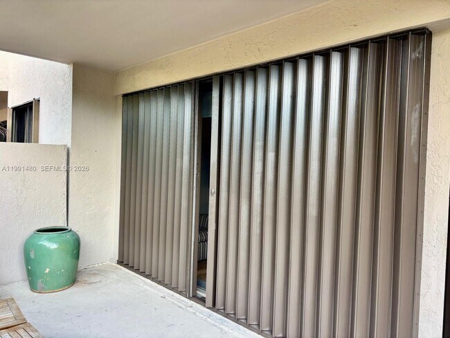 Building Photo - 201 Crandon Blvd