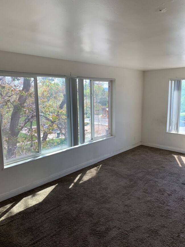 Building Photo - Studio apartment ONLY $795 ( LIMITED TIME ...