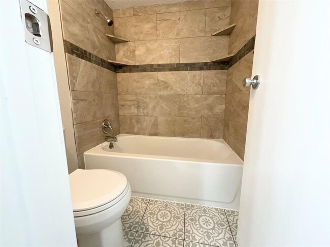 Building Photo - 1515 Sandy Springs Rd