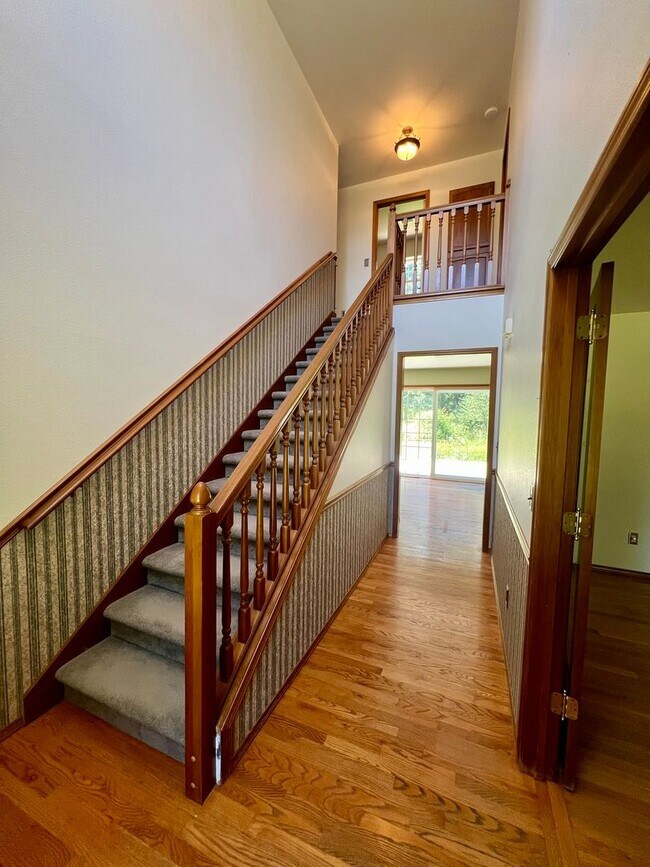 Building Photo - PENDING APPLICAITON; 3+ BD on 2 Acres - Barn Included