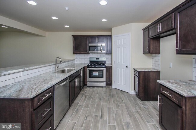 Building Photo - 504 Arietta Ct