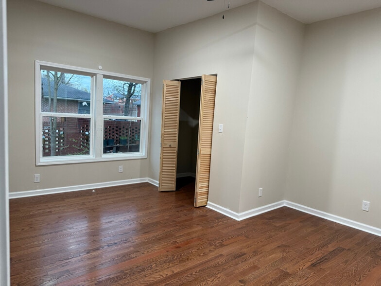 Building Photo - 18 Bay St NE