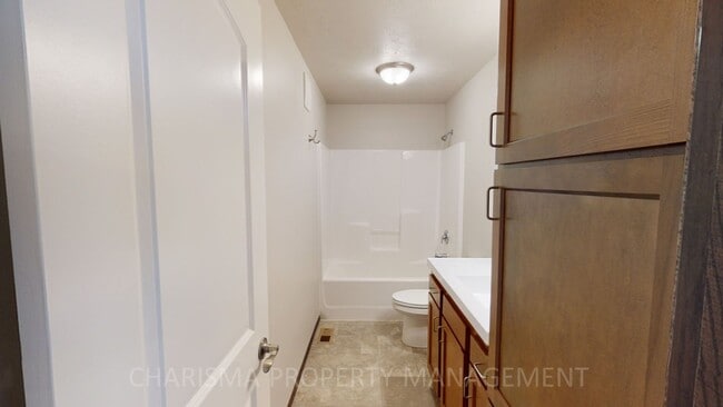 Building Photo - 3 BEDROOM, 2 BATH TOWN HOME, INDIVIDUAL EN...