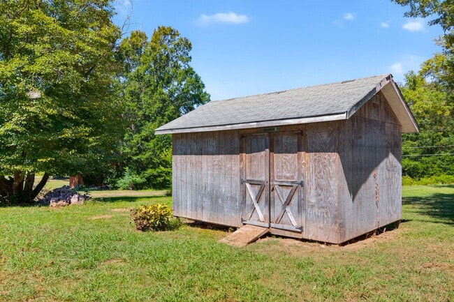 Building Photo - 3 bedroom, 2 bathroom House in Eden!