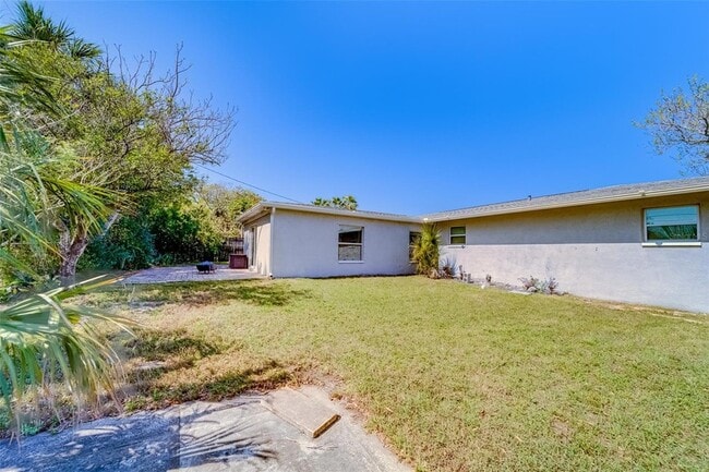 Building Photo - 11472 Park Blvd