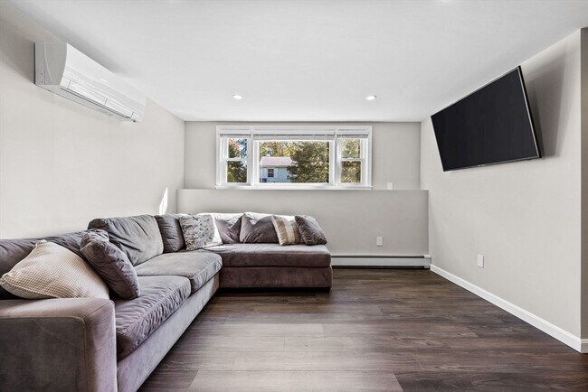 Building Photo - 193 Bonham Rd