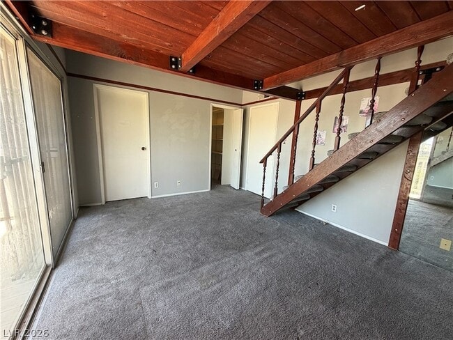 Building Photo - 586 Willow Green Dr