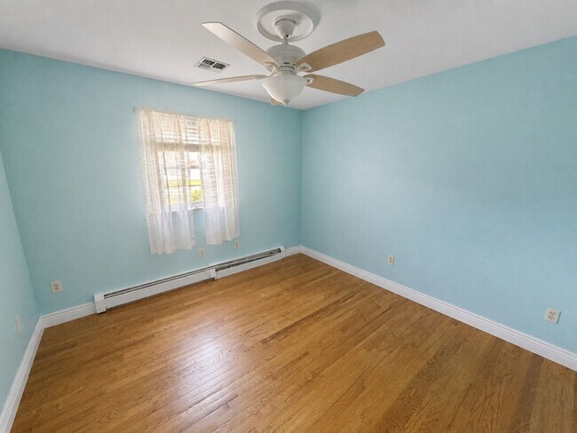 Building Photo - 1241 Monmouth Ave