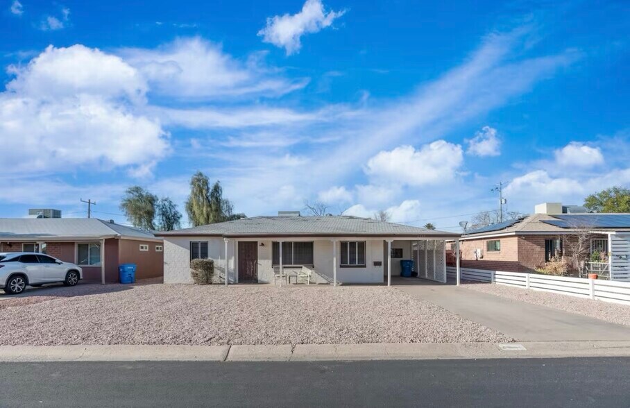 Building Photo - 2340 W Mitchell Dr