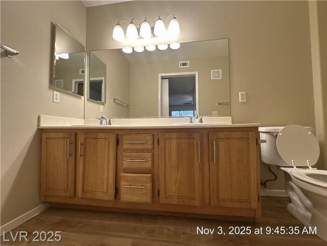 Building Photo - BRIGHT 2ND FLOOR UNIT IN SOUTHEAST GATED C...