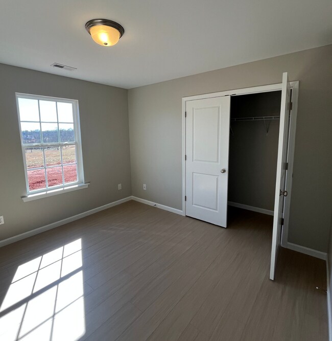Building Photo - 3945 Greenpond Rd