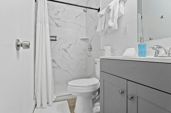 Building Photo - 919 Avenue South Southeast