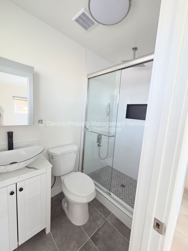 Building Photo - 5662 Cathy Ln