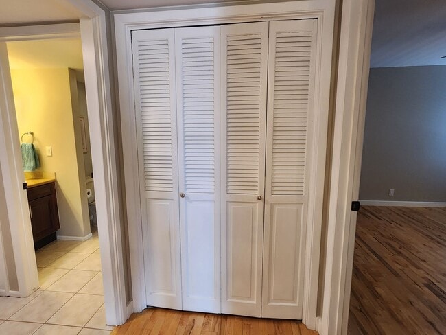 Building Photo - Beautiful 2 Bd 2 Bath Condo in Murray