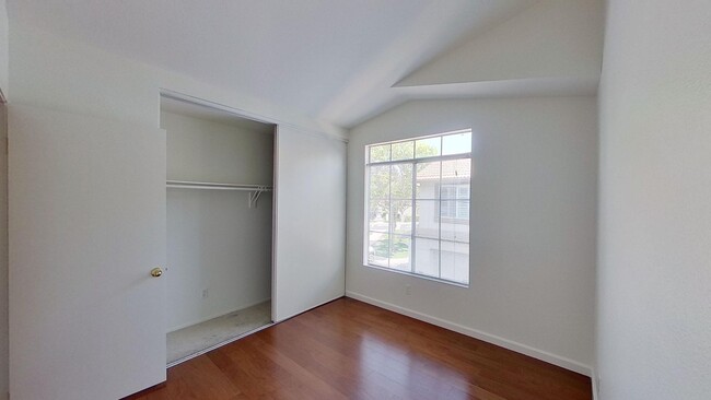 Building Photo - Wonderful 2 Bedroom 2 Bathroom Condo in a ...