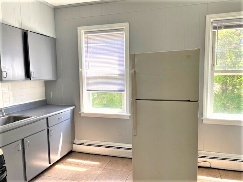 Building Photo - 74 Veazie St