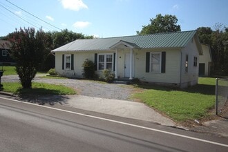 Building Photo - Rossville Home  2 bed 2 bath