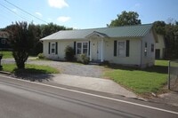 Building Photo - Rossville Home  2 bed 2 bath - HALF OFF FI...