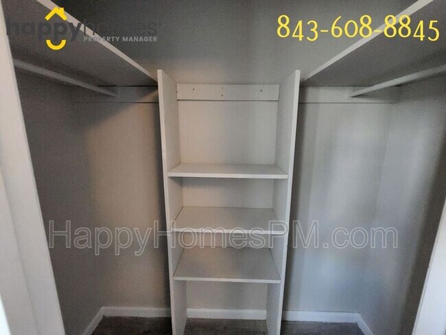 Building Photo - 921 Nabors Dr
