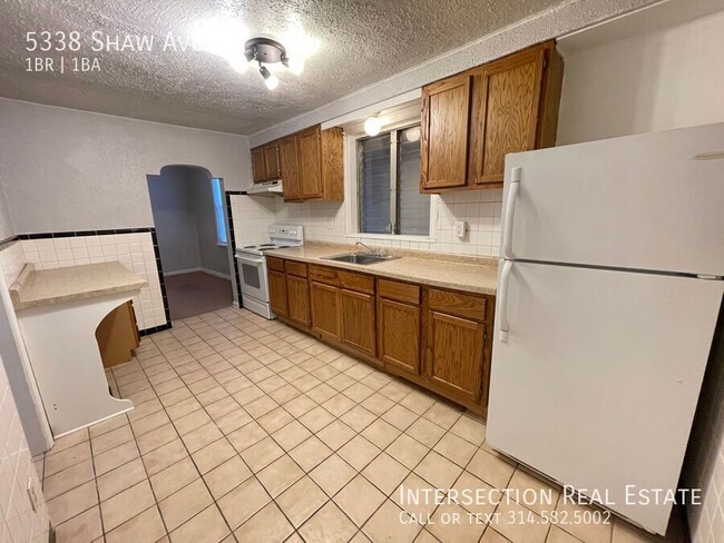 Building Photo - Spacious 1 Bedroom on The Hill, Easy Walki...