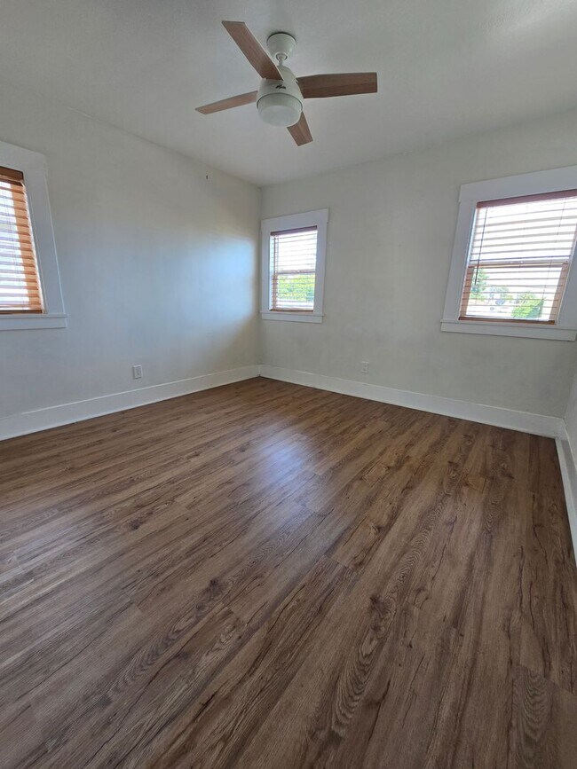Building Photo - Upgraded Single Story Home in Oakland ....