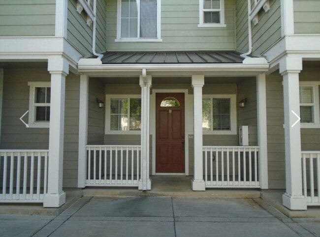 Building Photo - 3 Bedroom 3.5 Bath Covered garage at Nanea...