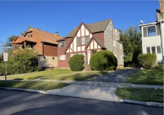 Primary Photo - 1487 Sherbrook Rd