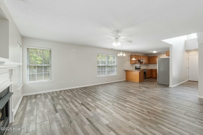 Building Photo - 203 Panama Terrace