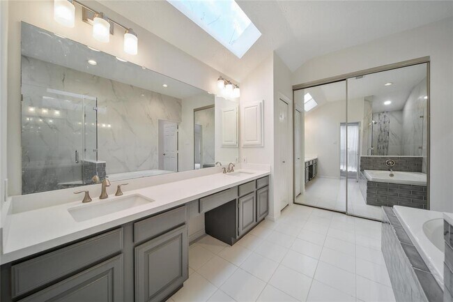 Building Photo - 14127 Highcroft Dr