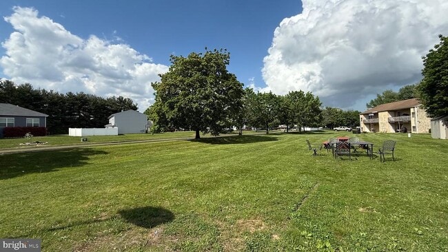 Building Photo - 3300 Johns Ct