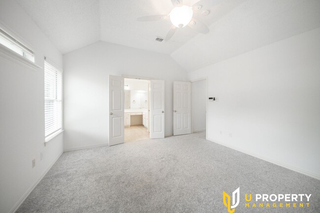 Building Photo - Stylish 3-Bedroom Home in Flower Mound