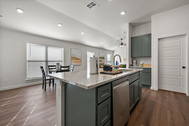 Building Photo - More Space, More Style, Welcome to 2507 Kenwood!