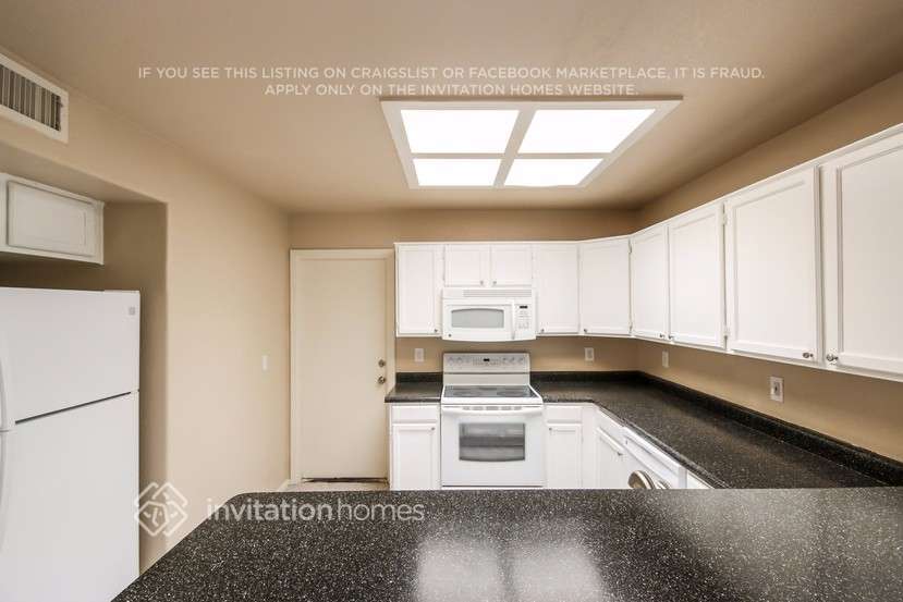 Building Photo - 8142 W Mescal St