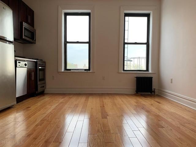 Building Photo - 1 bedroom in ASTORIA NY 11105