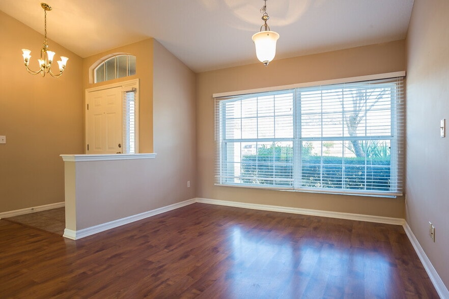 Building Photo - 232 Valley Edge Dr
