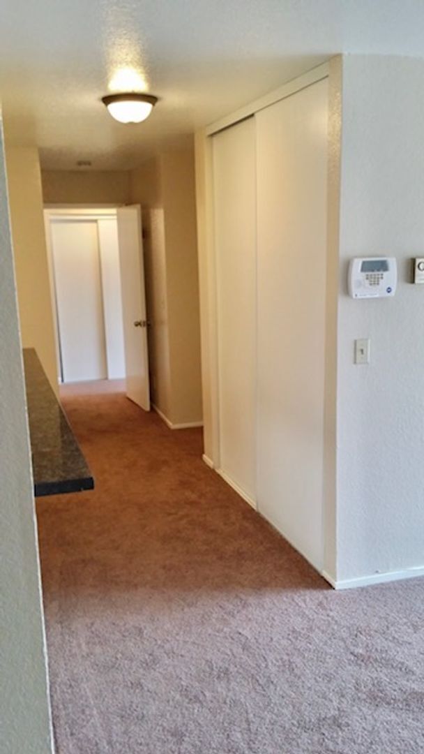 Building Photo - 2 Bed 2 Bath Condo in San Pablo -- AVAILAB...