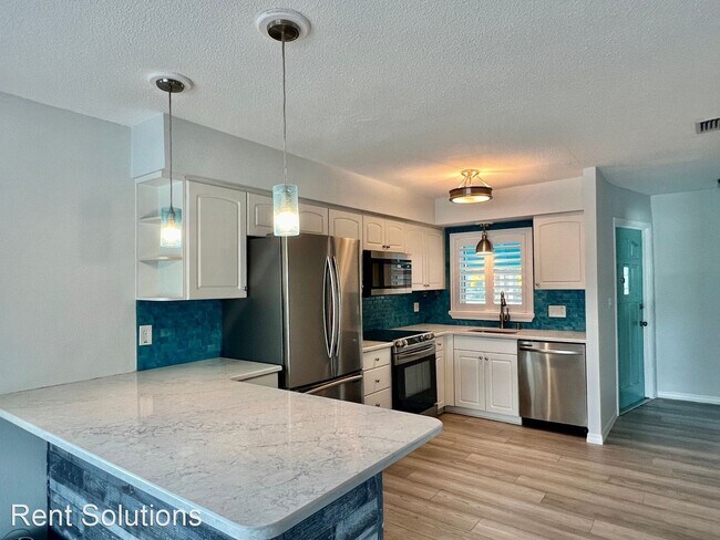 Building Photo - 2 br, 1 bath House - 4717 Floramar Terrace