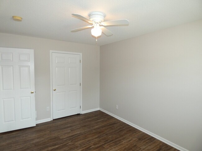 Building Photo - Beautiful Duplex in Gladstone, MO