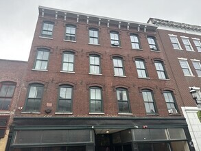 Building Photo - 43 Market St