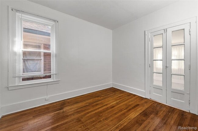 Building Photo - 1157 Virginia Park St