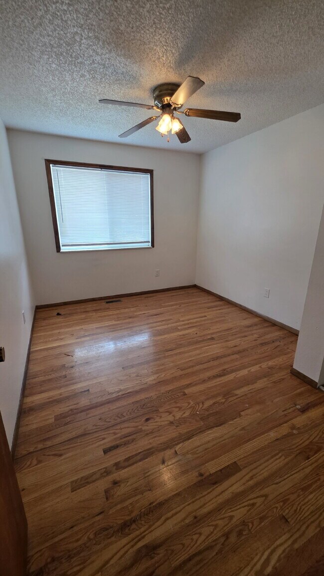 Building Photo - Spacious 3 Bed/ 3 Bath in Widefield Cul-de-Sac