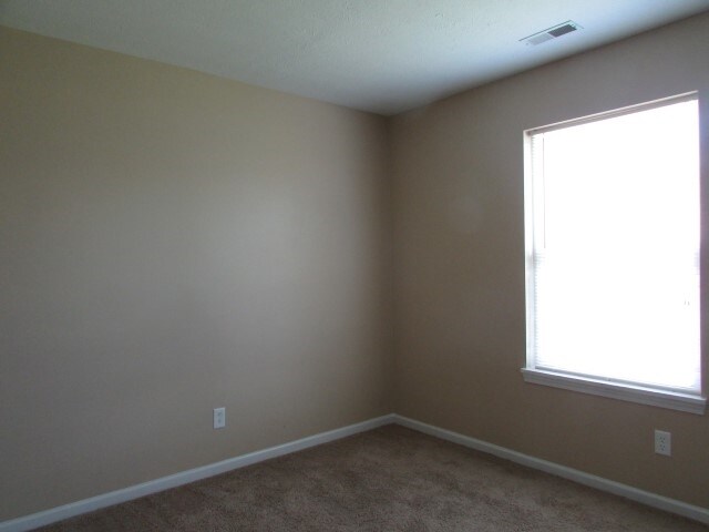 Building Photo - 4181 Magnolia Dr