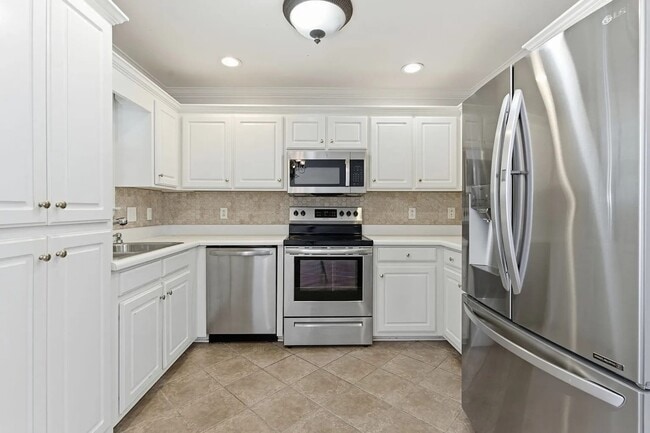 Building Photo - Waywood Drive