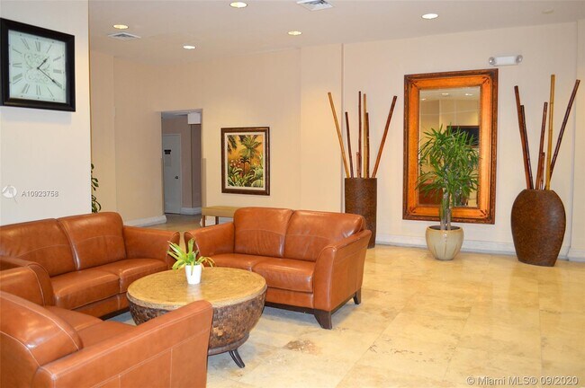 Building Photo - 2101 S Ocean Dr